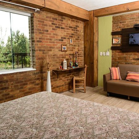 Bina'S Haus Pousada, Cafeteria E Atelier Нова-Петрополіс Екстер'єр фото