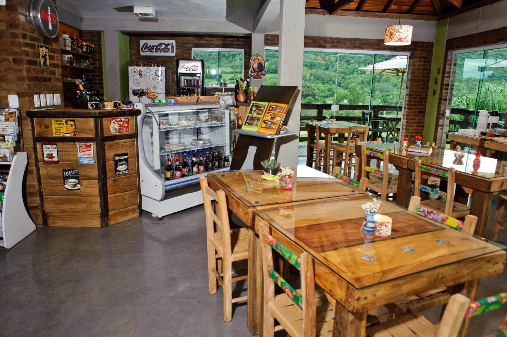 Bina'S Haus Pousada, Cafeteria E Atelier Нова-Петрополіс Екстер'єр фото