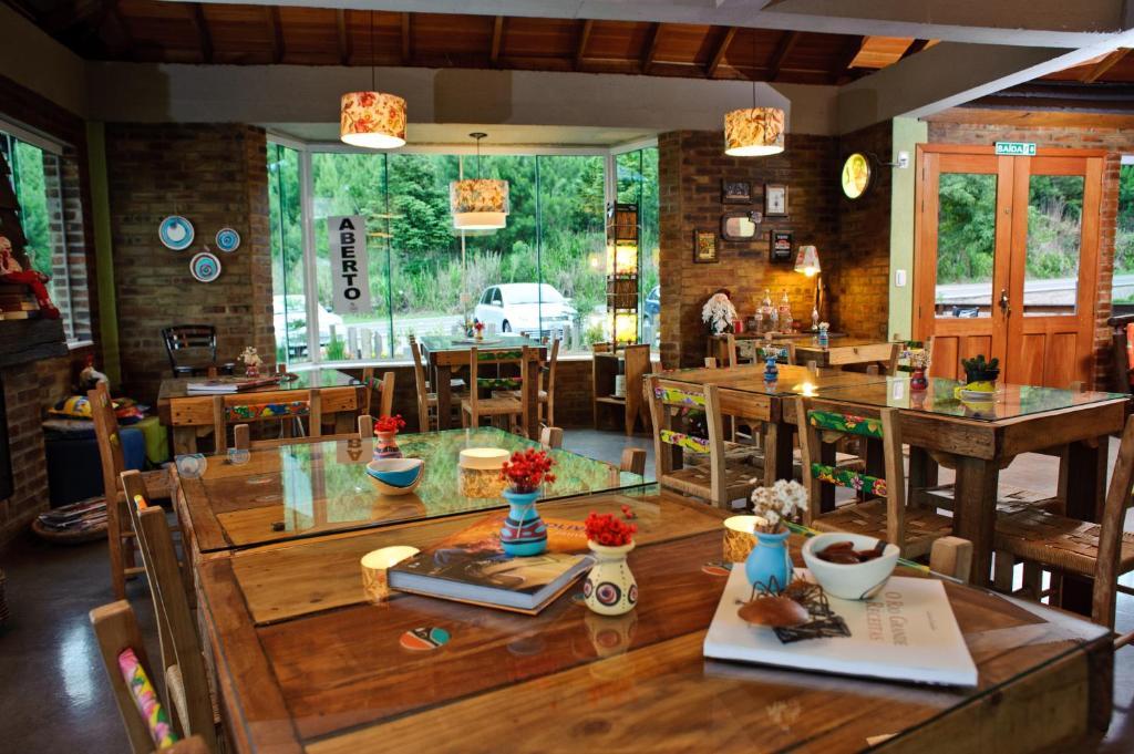 Bina'S Haus Pousada, Cafeteria E Atelier Нова-Петрополіс Екстер'єр фото